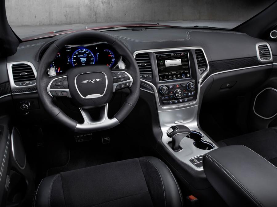  Jeep Grand Cherokee SRT 2013 года  (фото 11 из 16)